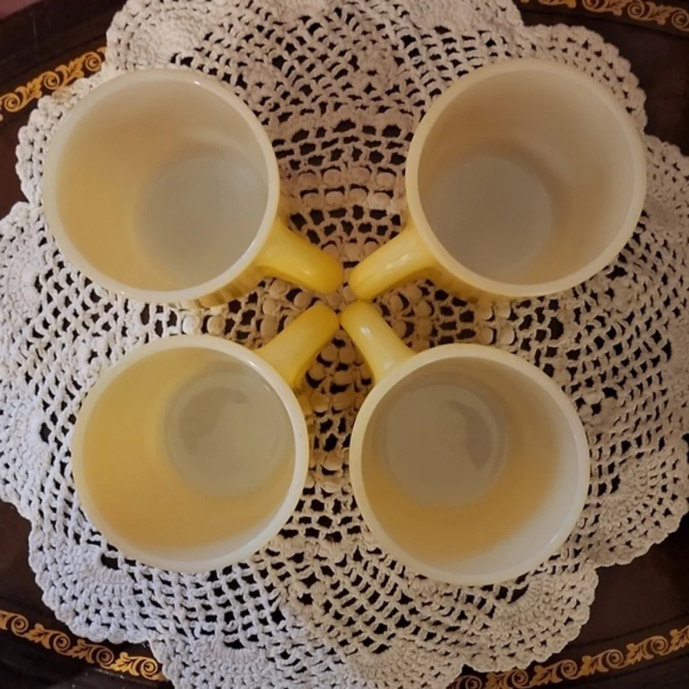 Set of 4 anchor hocking‎ fire king ware milk glass cups vintage